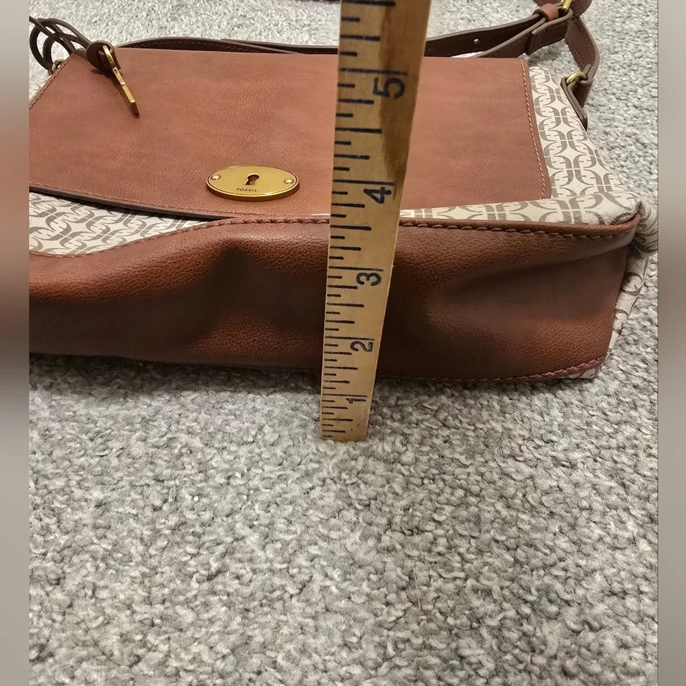 Fossil Gabriella Flap Crossbody Taupe Tan Chic Cabincore Classic Travel Vacation
